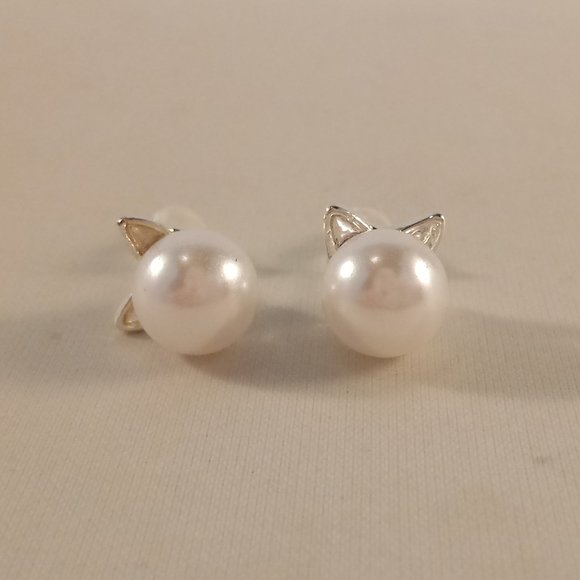 Silver Cat Pearl Cat Stud Earrings Women's Party Gift - Picture 1 of 5